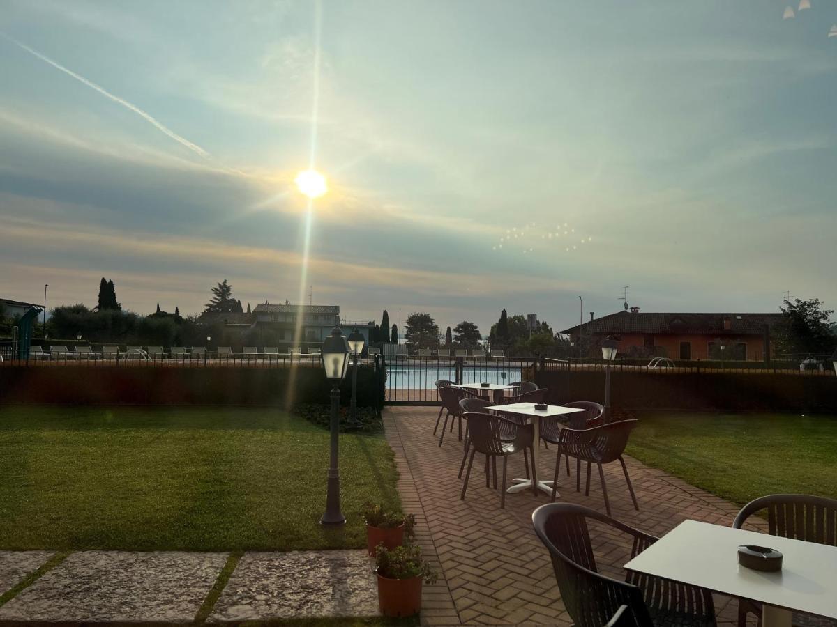 Le Terrazze Sul Lago Hotel & Residence Padenghe sul Garda Exterior foto