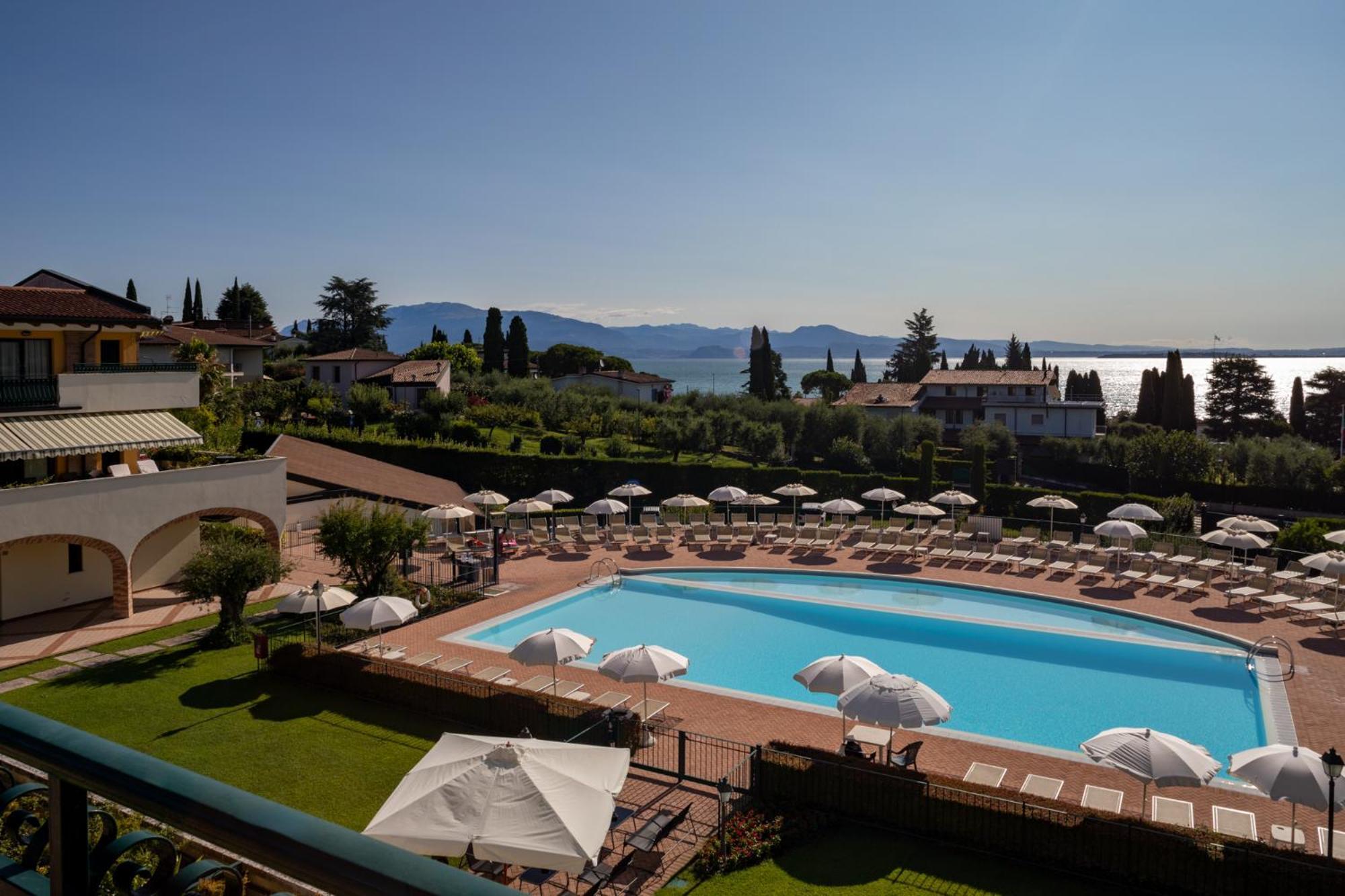 Le Terrazze Sul Lago Hotel & Residence Padenghe sul Garda Exterior foto