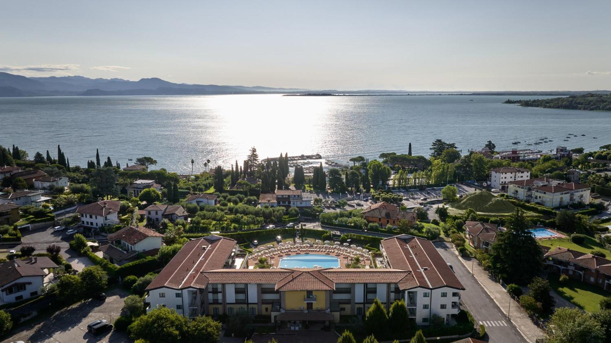 Le Terrazze Sul Lago Hotel & Residence Padenghe sul Garda Exterior foto