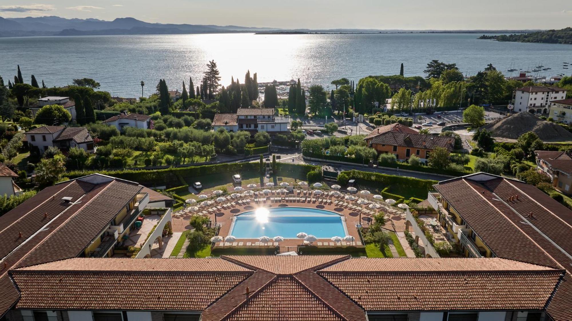 Le Terrazze Sul Lago Hotel & Residence Padenghe sul Garda Exterior foto